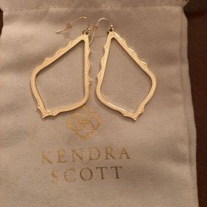 Kendra Scott Sophee Drop Earrings in Gold